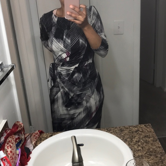 Beautiful wrap around Ann Taylor dress - Picture 2 of 8